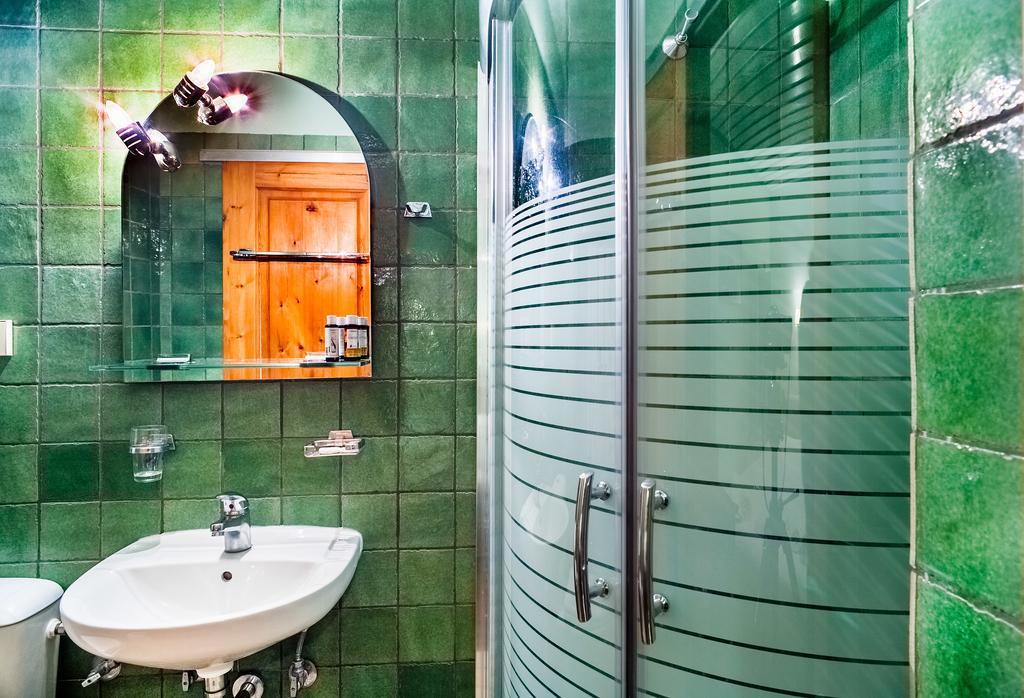 Dias Guesthouse Pápingo Eksteriør bilde